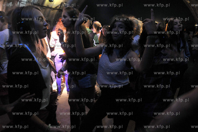 Heineken Open'er Festival w Gdyni. Silent disco w betonowym...