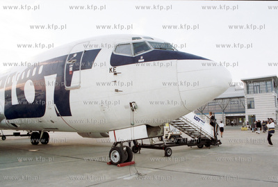 Jeden z pierwszych samolotow BOENING na lotnisku w...