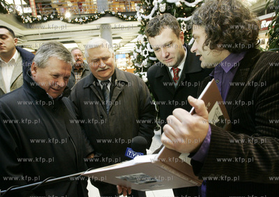 Gdansk. Centrum Handlowe Manhattan. Promocja albumu...