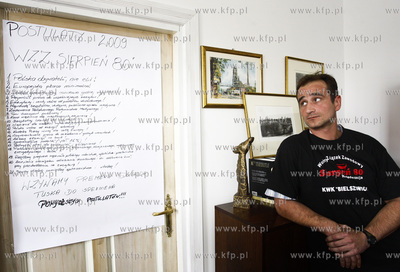 Gdansk. Grupa kilkuosobowa zwiazkowcow Sierpnia 80...