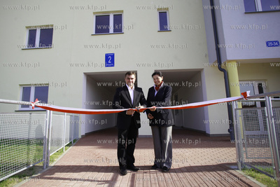 Uroczyste przekazanie do użytku 125 mieszkań wybudowanych...