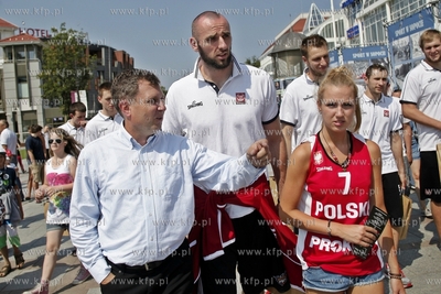 Koszykarze reprezentacji Polski w koszykowce z Marcinem...