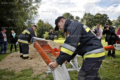 Przekazanie i prezentacja zapor przecipowodziowych...