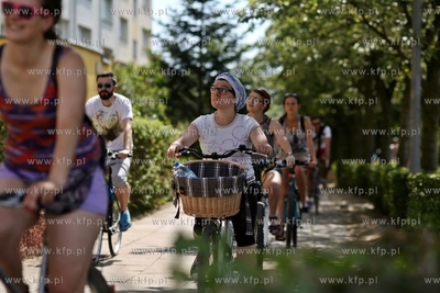 Spacer rowerowy po kolekcji murali na osiedlu Gdańsk...