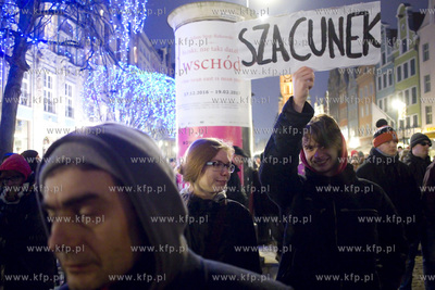 Gdańsk. Długi Targ. Protest studentów i studentko...