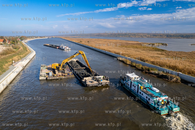 Pogłębianie toru wodnego do portu Elbląg między...