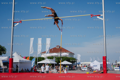 Sopot. 36. Tyczka na molo. Skoki pań. 24.06.2023 fot....