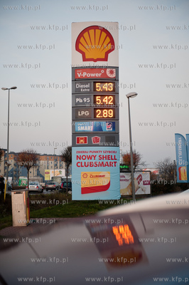 Gdansk. Orunia. Stacja Paliw Shell.
07.11.2011
fot....