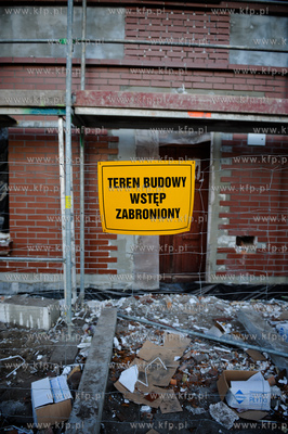 Gdansk. Remont drog i domow w gdanskiej dzielnicy Letnica,...