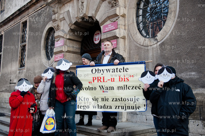 Gdansk. Sad Rejonowy. Sprawa z powodztwa Lecha Wałesy...