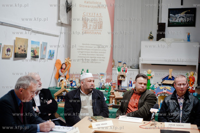 Gdansk. Galeria Mariacka. Debata pt. Swiete Ksiegi,...