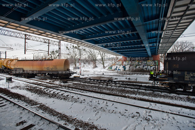 Gdansk. Zaspa. Wykolejenie pociagau towarowego przewozacego...