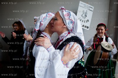 Gdansk. Dlugi Targ. Zespol Piesni i Tanca Uniwersytetu...