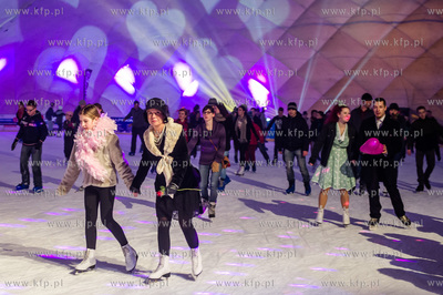 Lodowisko Miejskie w Gdansku. Walentynki w stylu Retro,...