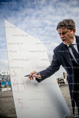 Gdansk. Plac Solidarnosci. Konferencja Janusza Palikota,...