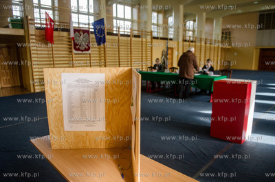 Gdansk. Wrzeszcz. Obwodowa Komisja ds. Wyborow do Rady...