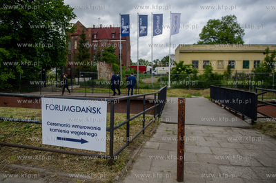 Gdansk. Uroczystosc wmurowania kamienia wegielnego...