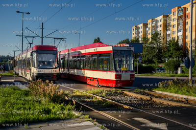Gdańsk. Chełm. Mijające sie tramwaj Zakladu Komunikacji...