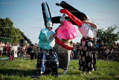 Trzynasta edycja Miedzynarodowego Festiwalu Teatrow...