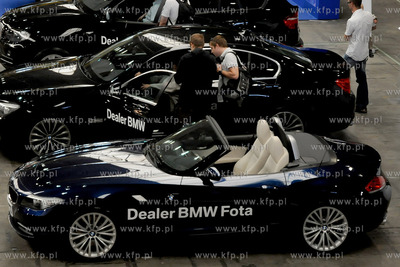 Trojmiejskie Targi Motoryzacyjne w hali wystawienniczej...