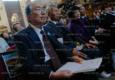 Gdansk Dwor Artusa. Grupa Japonczykow zrzeszonych w...