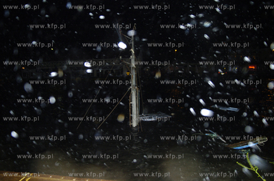 W porcie morskim w Ustce zatonal kuter wedkarski ms...