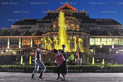 Sopot. Skwer Kuracyjny - fontanna. Pokaz fontanny oraz...