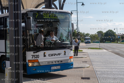 Lato w Kartuzach. Dworzec autobusowy. 18.08.2023. Fot....