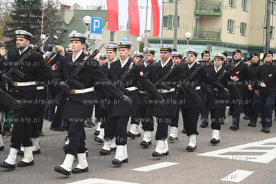 Rumia. Parada z okazji 106. rocznicy odzyskania niepodleg?o?ci...