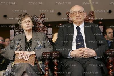 Wladyslaw Baroszewski otrzymal honorowe obywatelstwo...