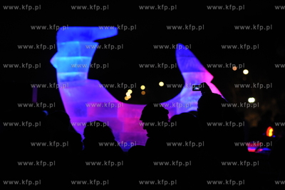 Gdynia, Bulwar Nadmorski. Festiwal rzezb lodowych....