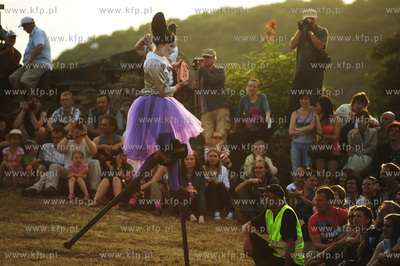 XIII edycja Festiwalu Teatrow Ulicznych FETA. FETA...