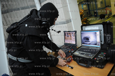 Morski Oddzial Strazy Granicznej gdanskiego lotniska...