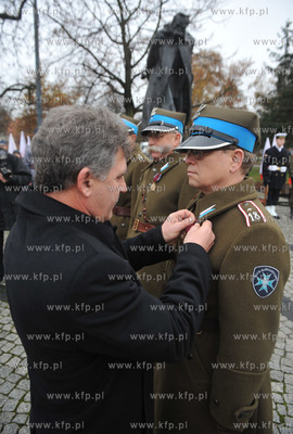 Uroczytosci Swieta Niepodleglosci pod pomnikiem Marszalka...