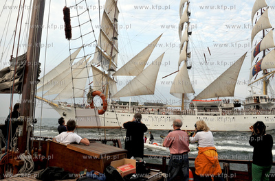 Wielka parada zaglowcow po Zatoce Gdanskiej na zakonczenie...