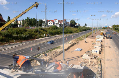 Budowa przystanku tramwajowego na ul. Armii Krajowej...