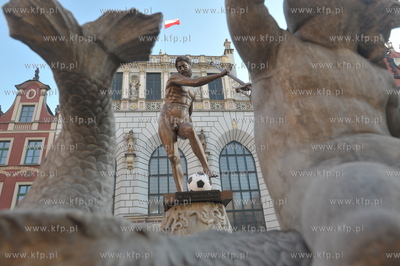 Kopia figury z fontanny Neptuna wykonana ze sztucznego...