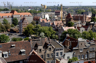 Gdansk.Widok z wiezy kosciola sw. Jana w kierunku Targu...