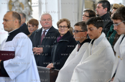 70 urodziny Lecha Walesy. Msza swieta w Bazylice Mariackiej...
