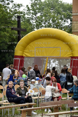 Dni Sąsiadów. Festyn przy parafii Miłosierdzia Bożego...