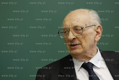 Uniwersytet Gdanski. Wydzial Prawa i Administracji....