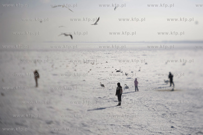 Sopot. Zamarznieta Zatoka Gdanska.
23.02.2011
fot....