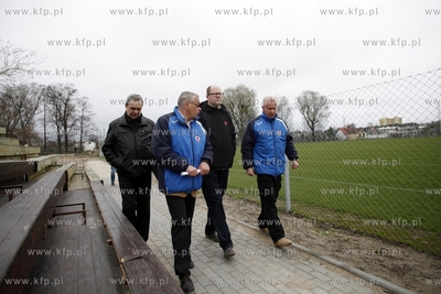 Wizyta Pawla Adamowicza na placu budowy kompleksu sportowego...