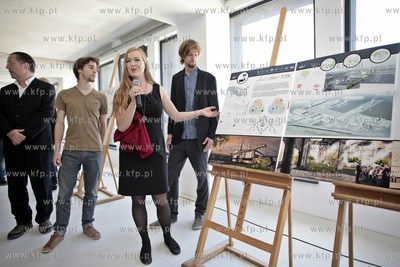 Uroczystosc prezentacji efektu pracy studentow i profesorow...