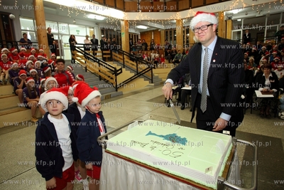 Otwarcie dwoch boisk oraz placu zabaw w Zespole Ksztalcenia...