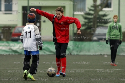 Gdansk Zaspa. Pilkarski turniej dzikich druzyn Do przerwy...