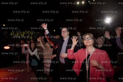 Siesta Festival. Koncert pochodzącego z Angoli Paulo...