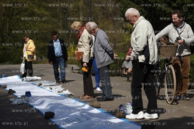 Gdańsk Oliwa. Wymiana książek wśród mieszkańców...