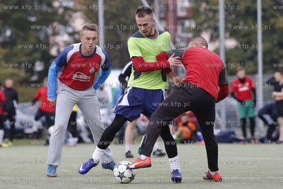 Gdansk Zaspa. Pilkarski turniej dzikich druzyn Do przerwy...