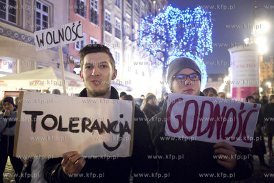 Gdańsk. Długi Targ. Protest studentów i studentko...